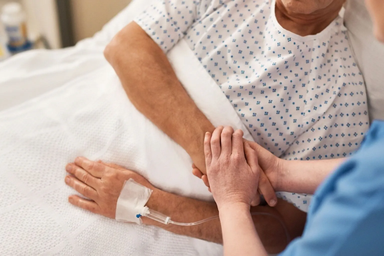 Dlaczego jednoczesny niedobór witaminy D i B12 jest groźny dla seniorów?